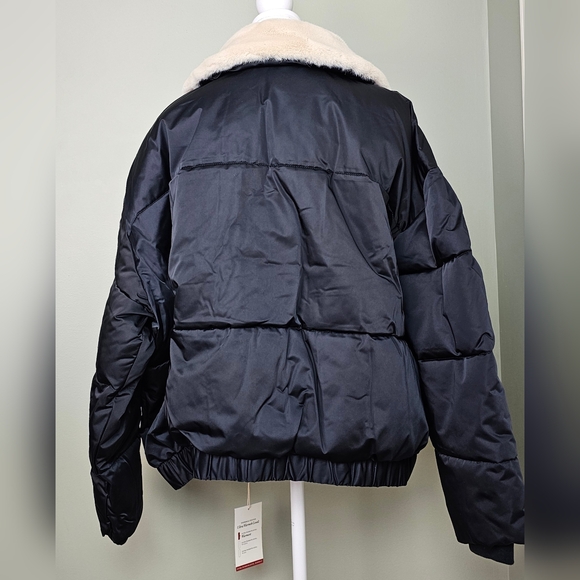 Abercrombie & Fitch Vegan Fur Collar Mini Quilted Ultra Puffer BLACK Outerwear - Picture 7 of 15